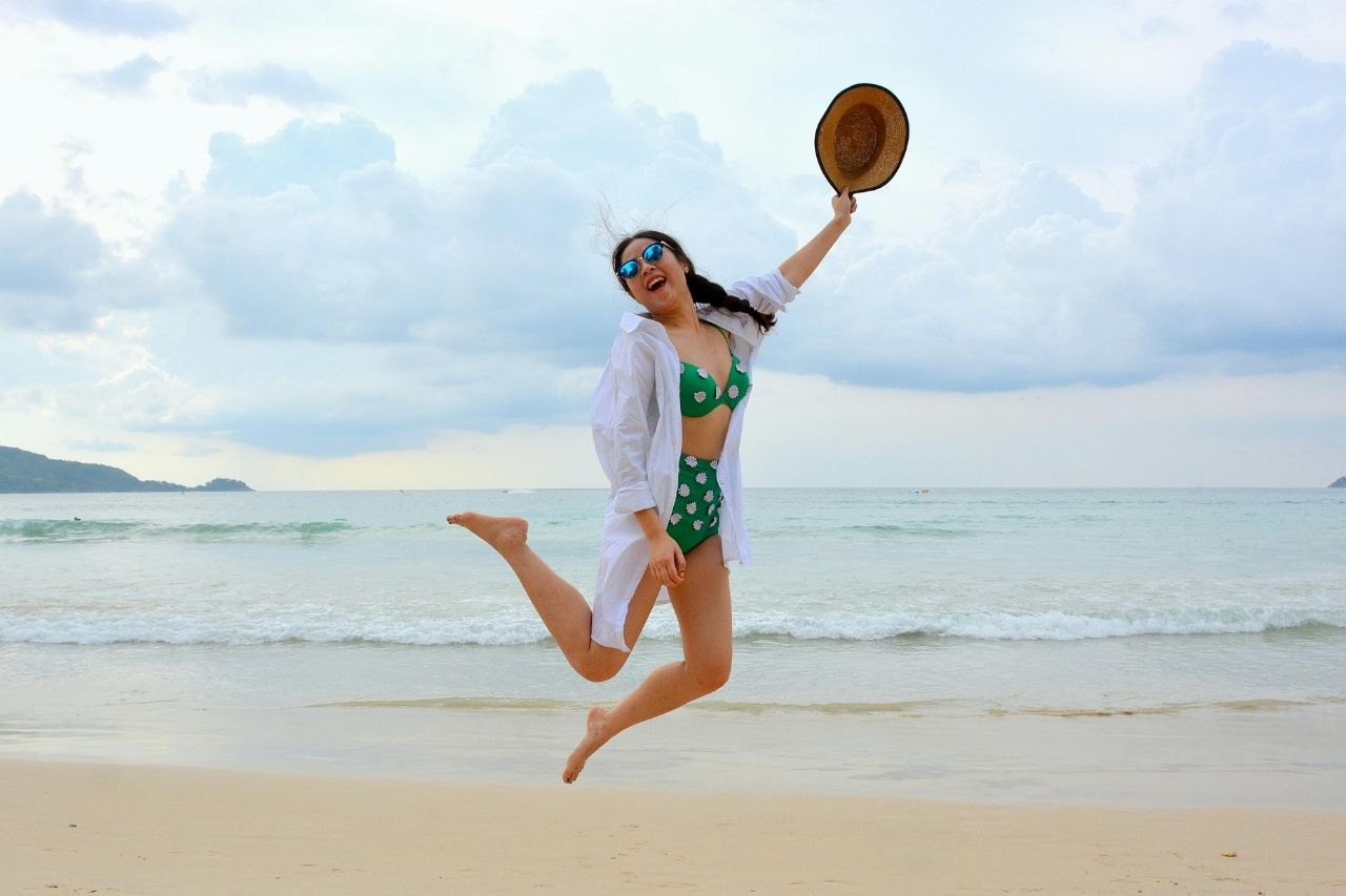 Le bikini taille haute : le must-have tendance et flatteur